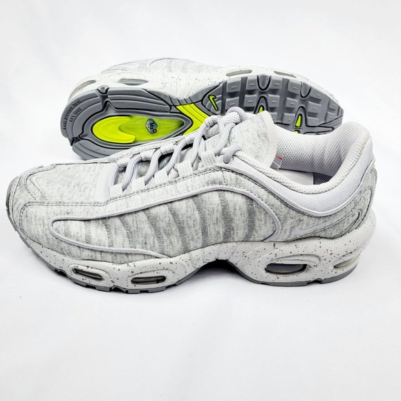 Nike Air Max Tailwind IV Running Shoes - Picture 8 of 9